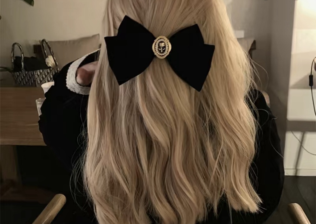 Vintage hair bow clip