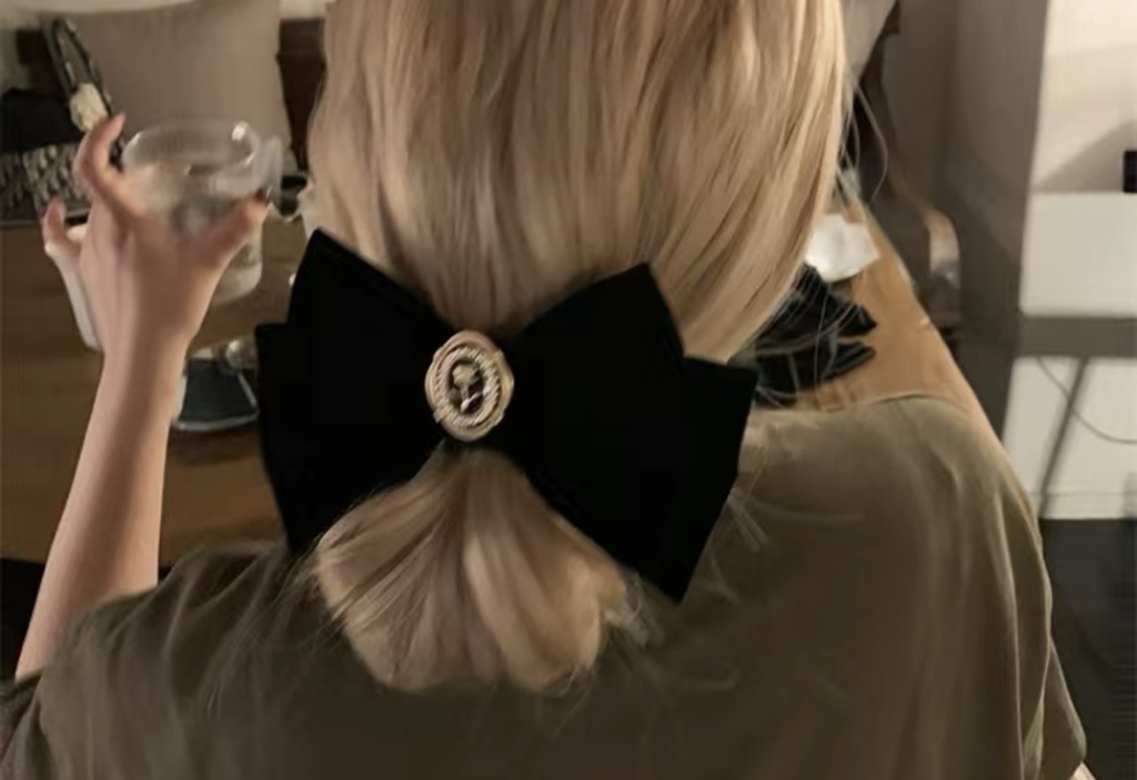 Vintage hair bow clip