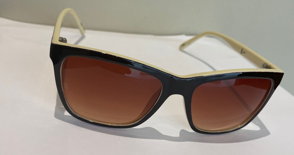 Cat Eye Woman Sunglasses Cream White With Black Color 