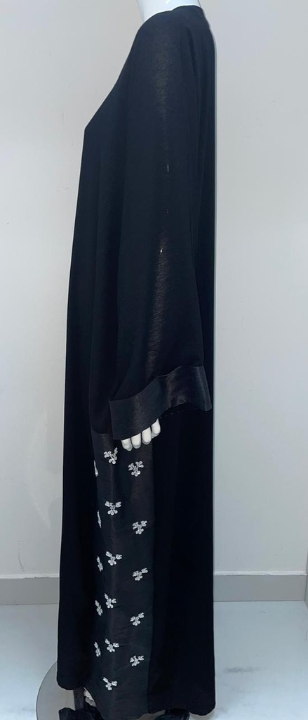 Elegant Abaya With Beaded White Flower Design