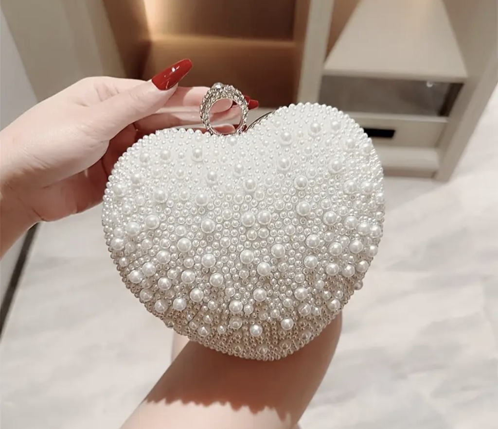 Glamour white pearly heart shape chain clutch  