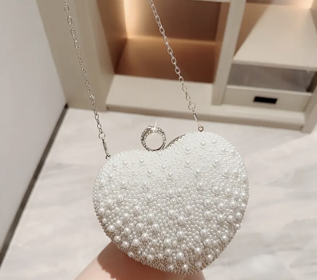 Glamour white pearly heart shape chain clutch  