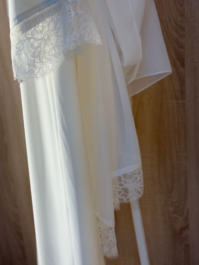 White lace abaya