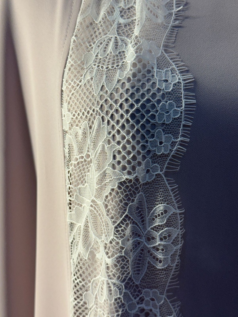 The lady lace light purple abaya
