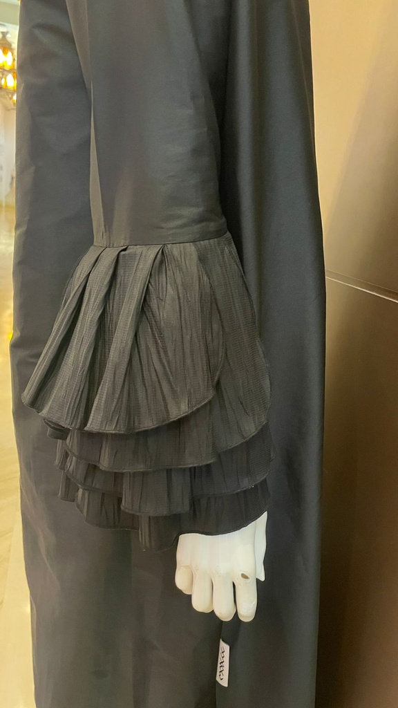 Black 3-piece abaya set with top and trousers