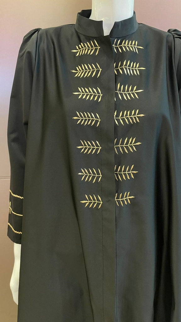 Elegant black abaya with beautiful embroidered 