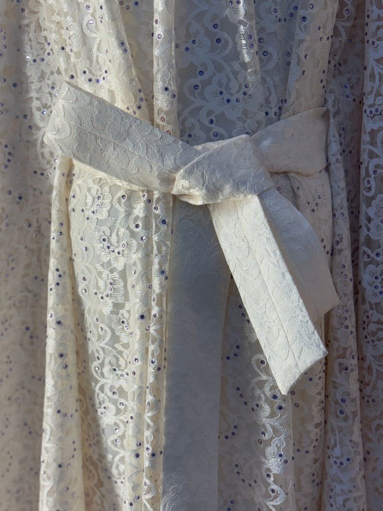 Elegant yellow dress embellished with beads 