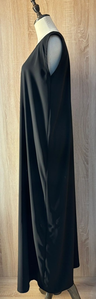 Black dress, abaya, and shaila