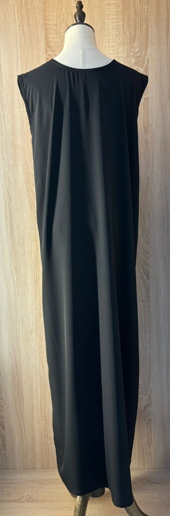 Black dress, abaya, and shaila