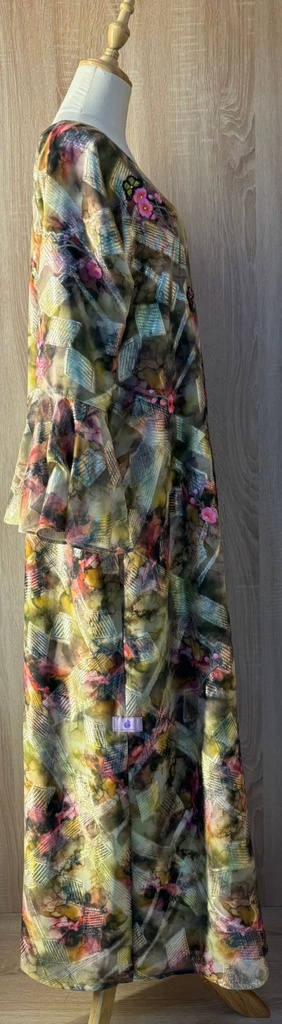 Elegant Dress With Beautiful Flower Design