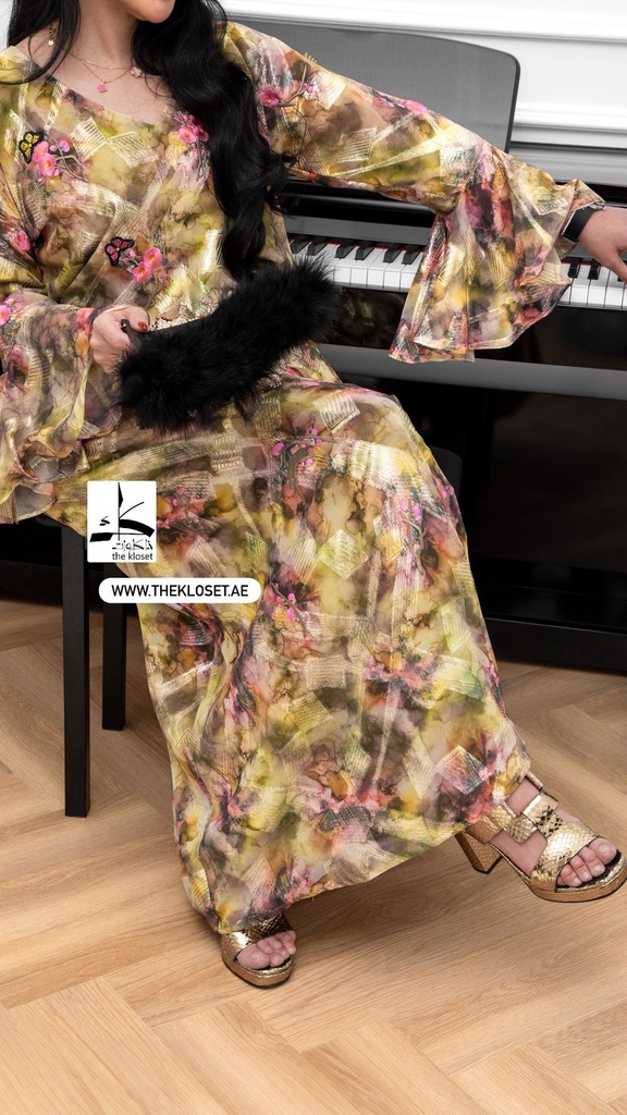 Elegant Dress With Beautiful Flower Design