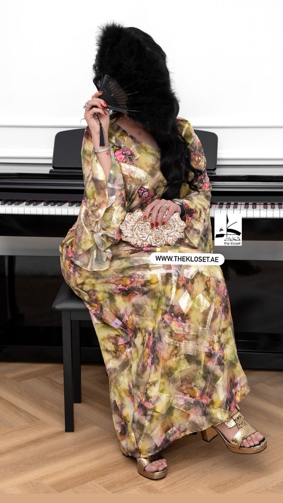 Elegant Dress With Beautiful Flower Design