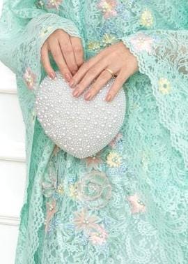Glamour white pearly heart shape chain clutch  