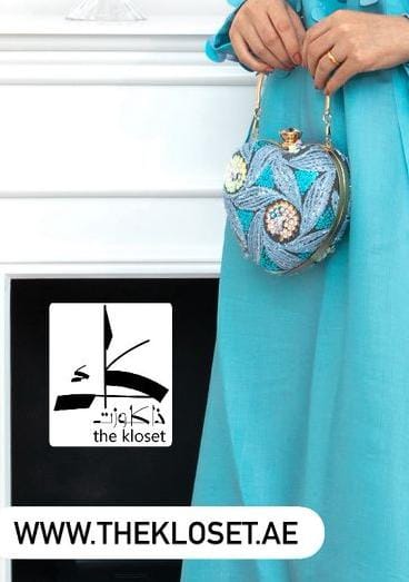 Sequinsed heart shape chain clutch 