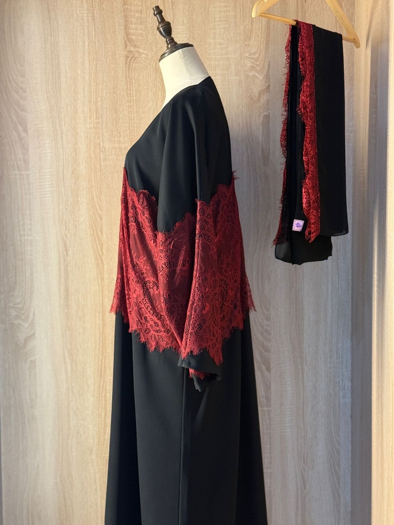 Elegant Lace Embrace Abaya