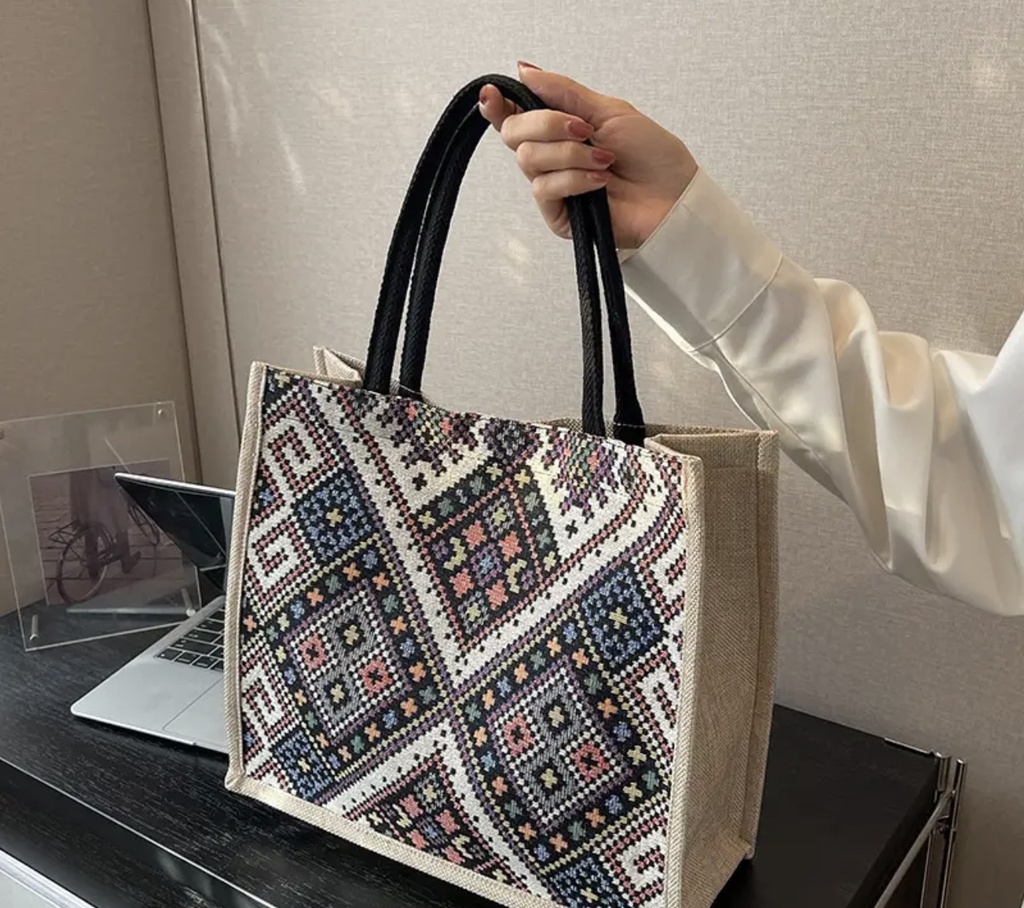 Ethnic print Tote bag 