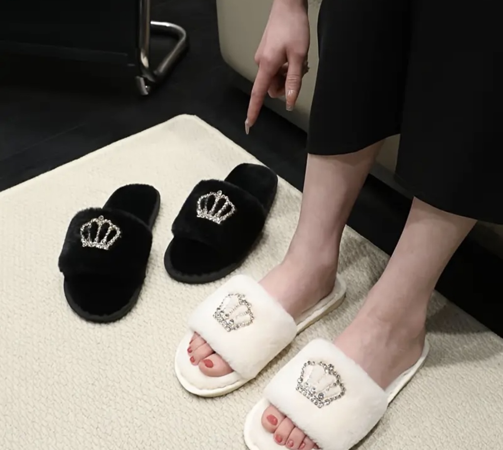 Rhinestones crown fluffy Slippers 