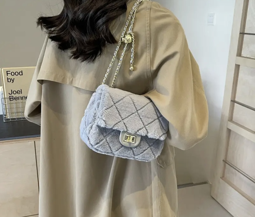 Chic blue velvet handBag   