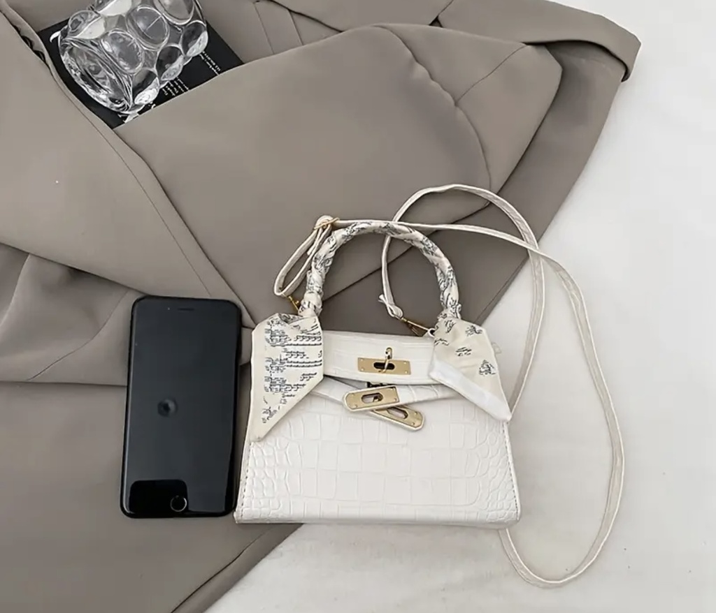 Mini crocodile pattern square Crossbody Bag 