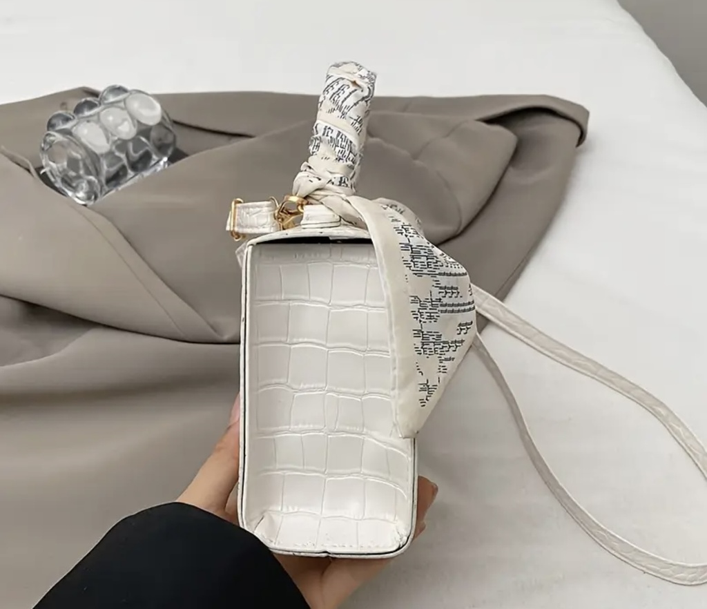 Mini crocodile pattern square Crossbody Bag 