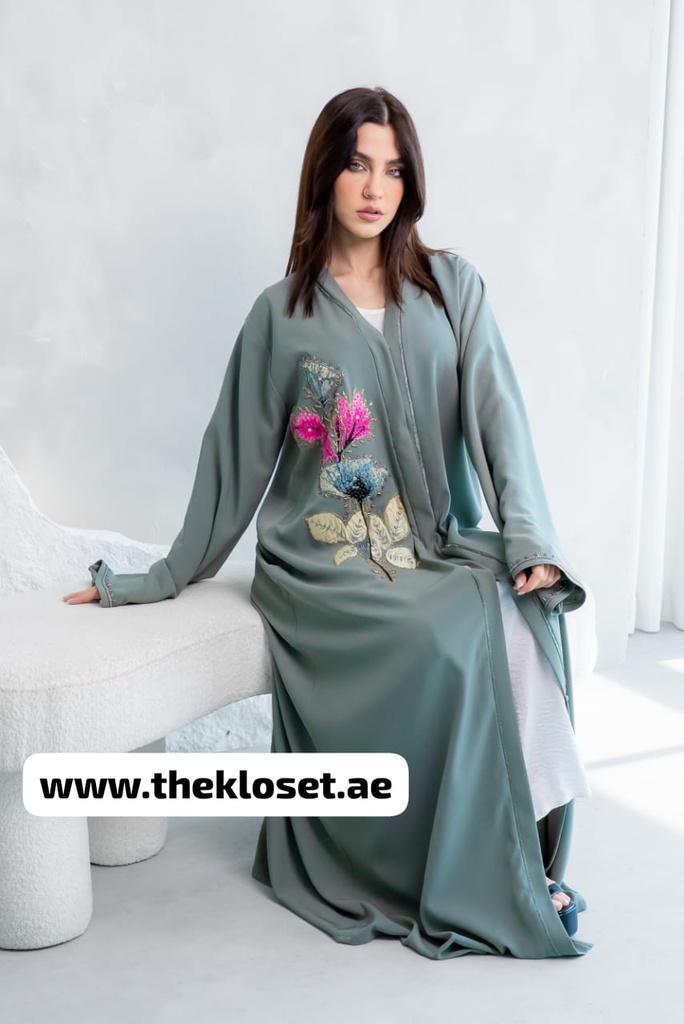 Stylish Rose-Embroidered Abaya 