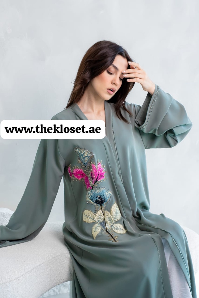 Stylish Rose-Embroidered Abaya 