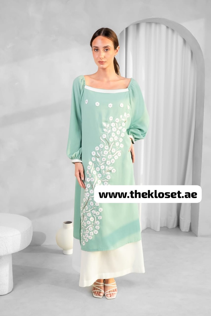 Long Dress In Light Green With Floral Embroidery