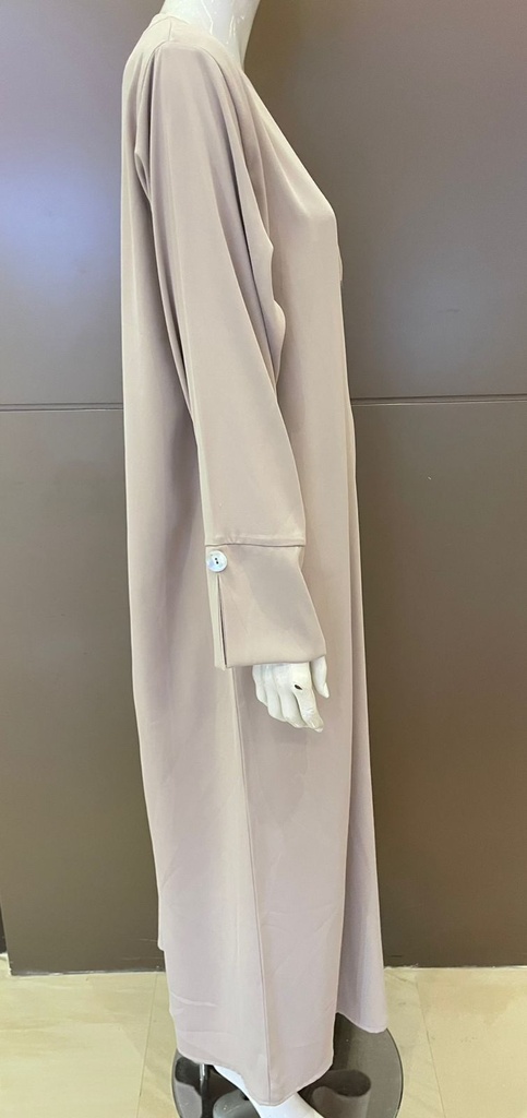 Beautiful Wave-Line Abaya with a Big Button