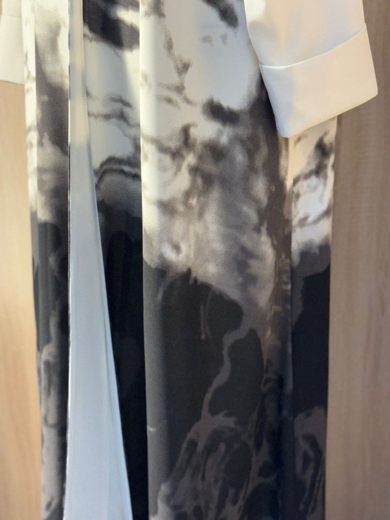 Stylish and Graceful Abaya