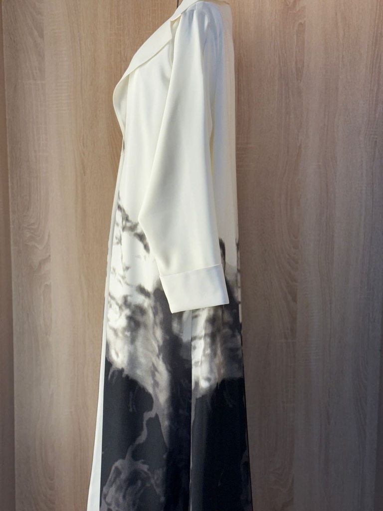 Stylish and Graceful Abaya