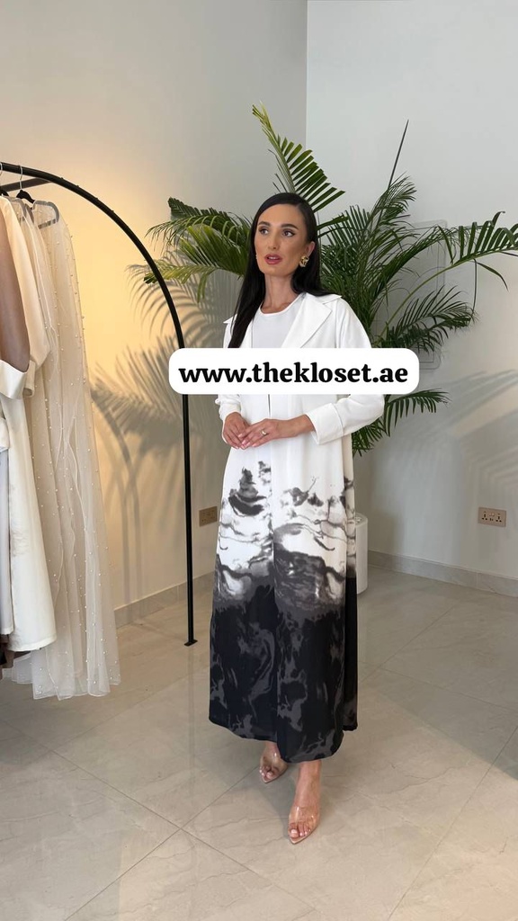 Stylish and Graceful Abaya