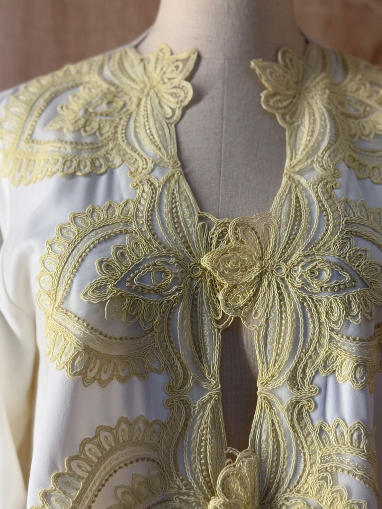 Elegant In White Abaya