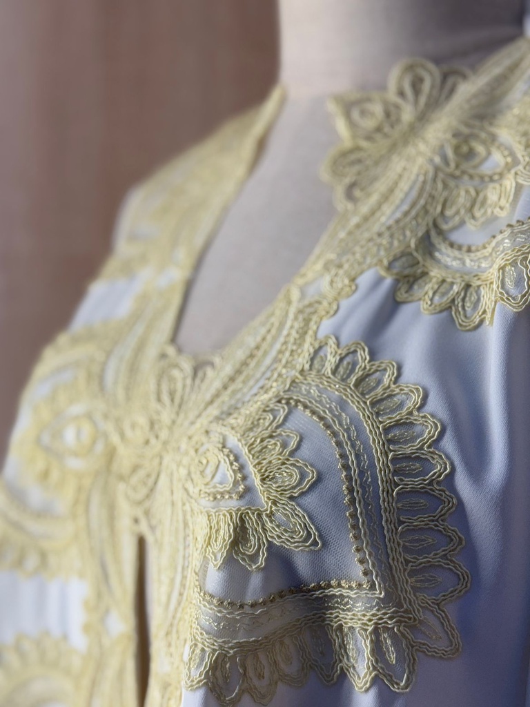 Elegant In White Abaya