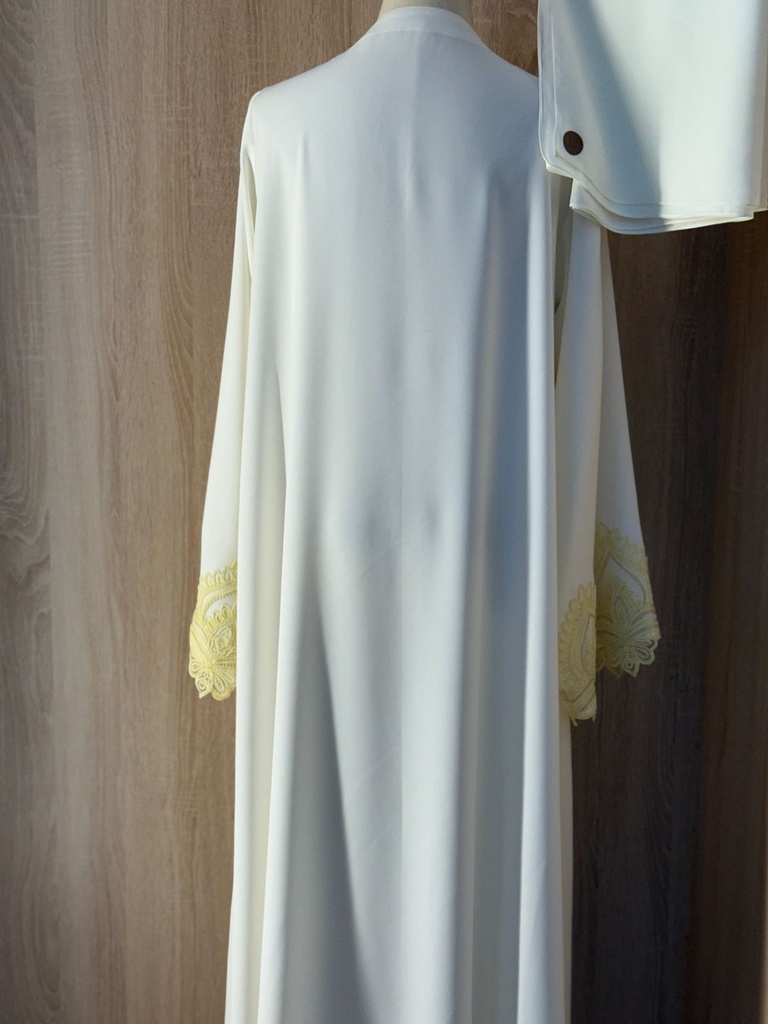 Elegant In White Abaya