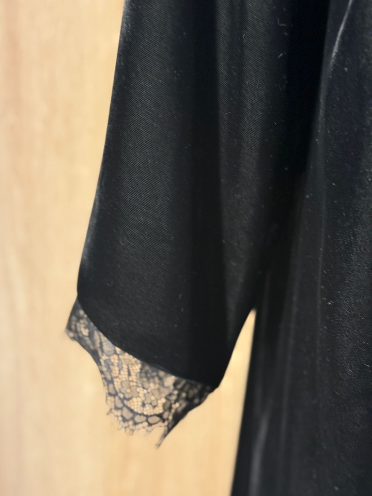 Luxury Black Velvet Abaya with Lace Trim