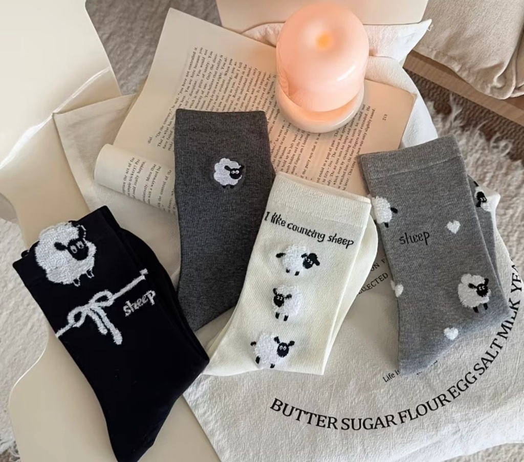 Cartoon Sheep Pattern Mid-Calf Socks