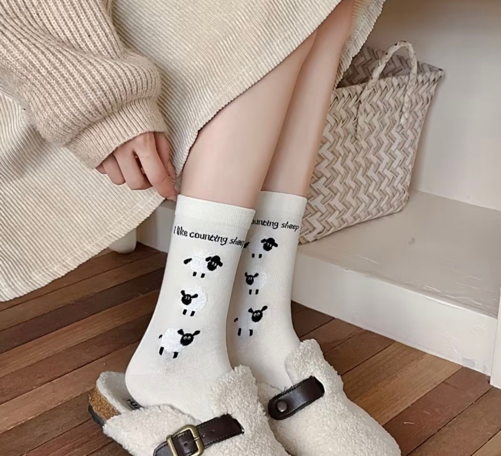  Cartoon Sheep Pattern Mid-Calf Socks