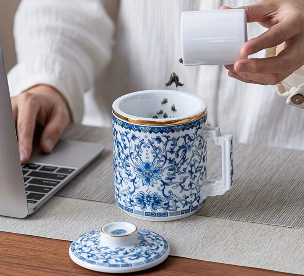  Tea Mug with Built-in Strainer 