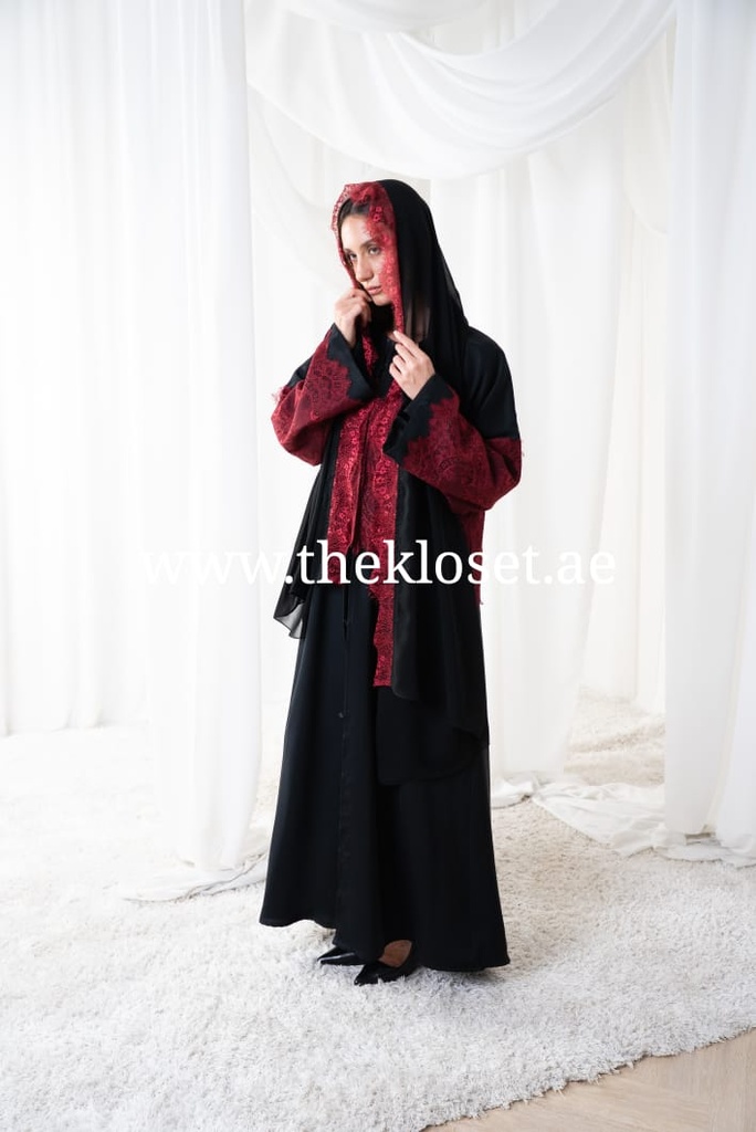 Elegant Lace Embrace Abaya