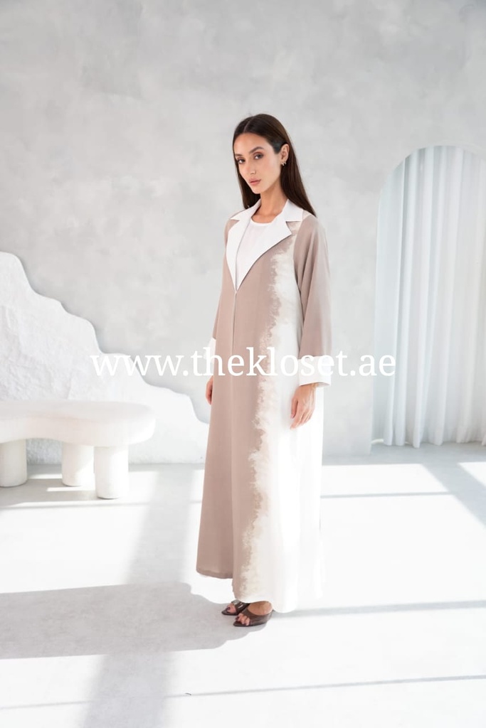 Collar Abaya with Two-Tone Color