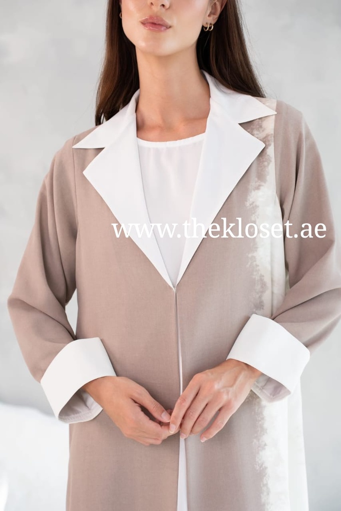Collar Abaya with Two-Tone Color