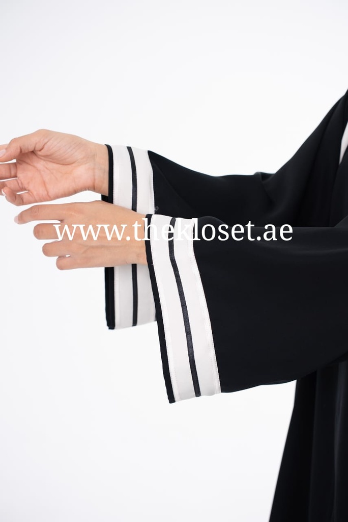 geyometric Abaya With White Stripes