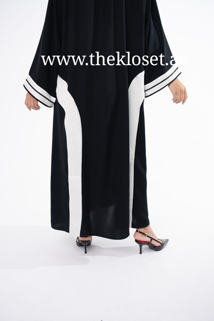 geyometric Abaya With White Stripes