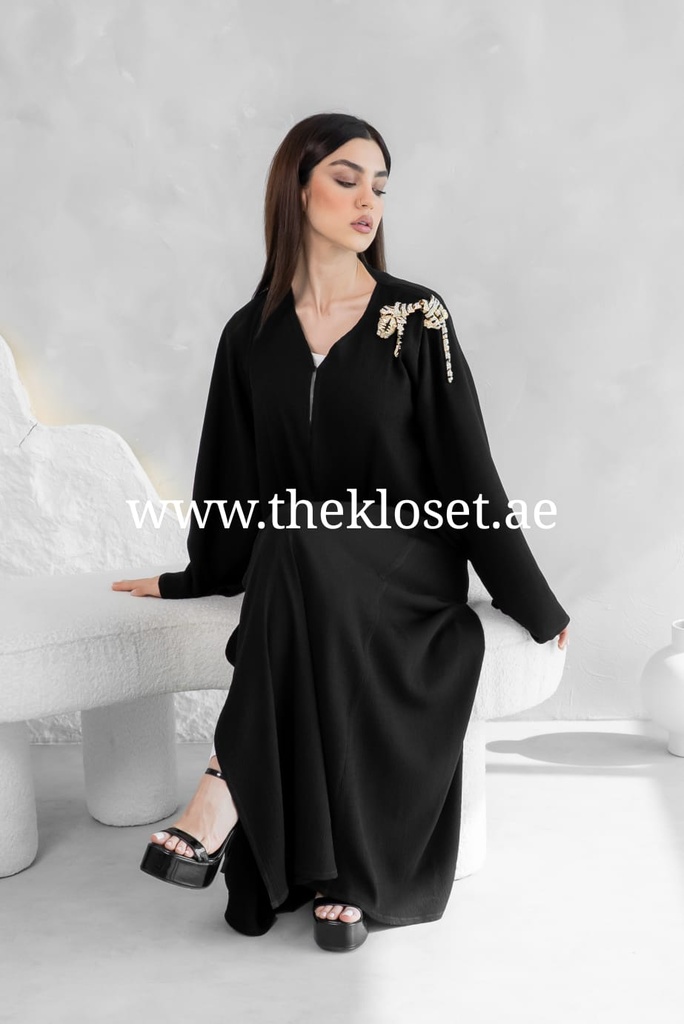Tiger brooch abaya