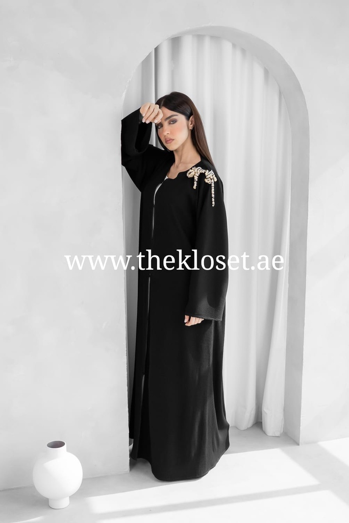Tiger brooch abaya
