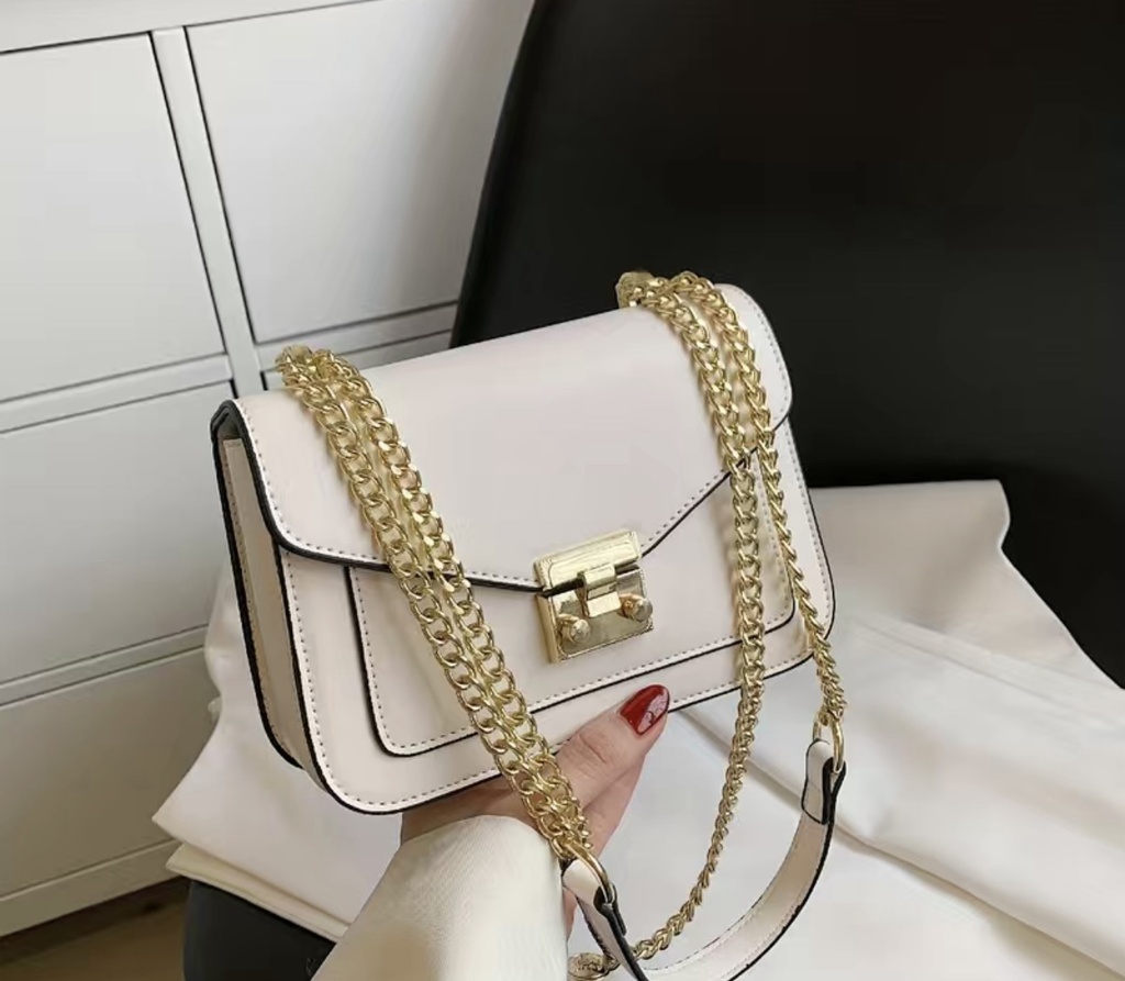 Chain Crossbody Bag