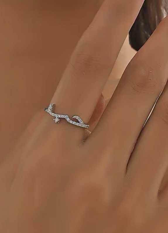 Love (حب) ring