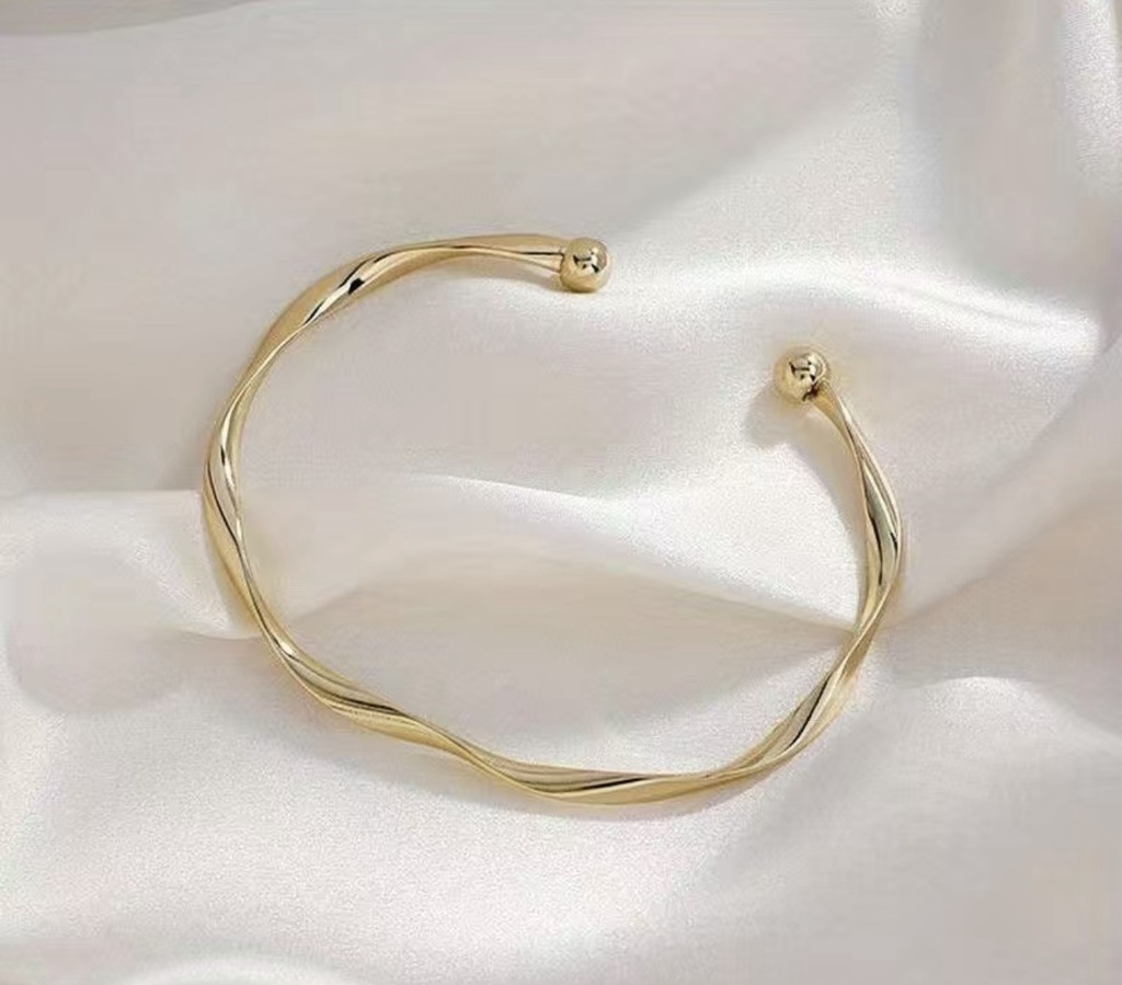 Möbius Twist bracelet