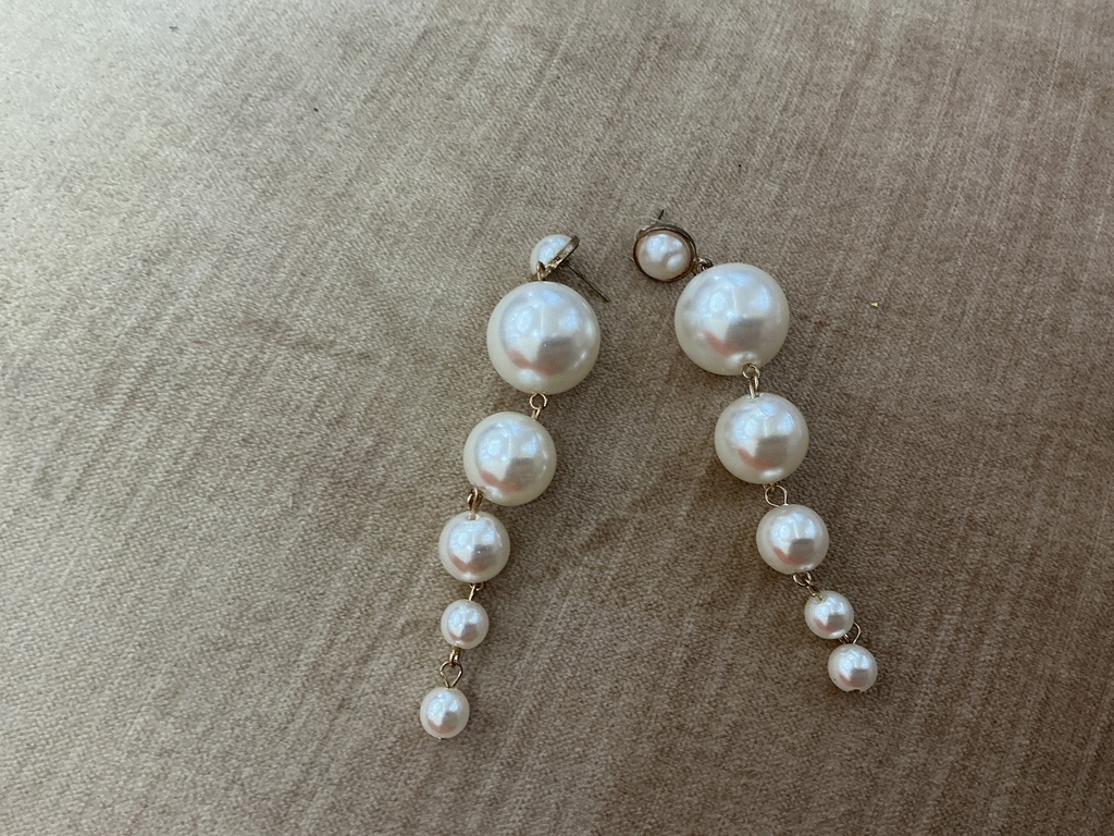 Pearls drops earrings