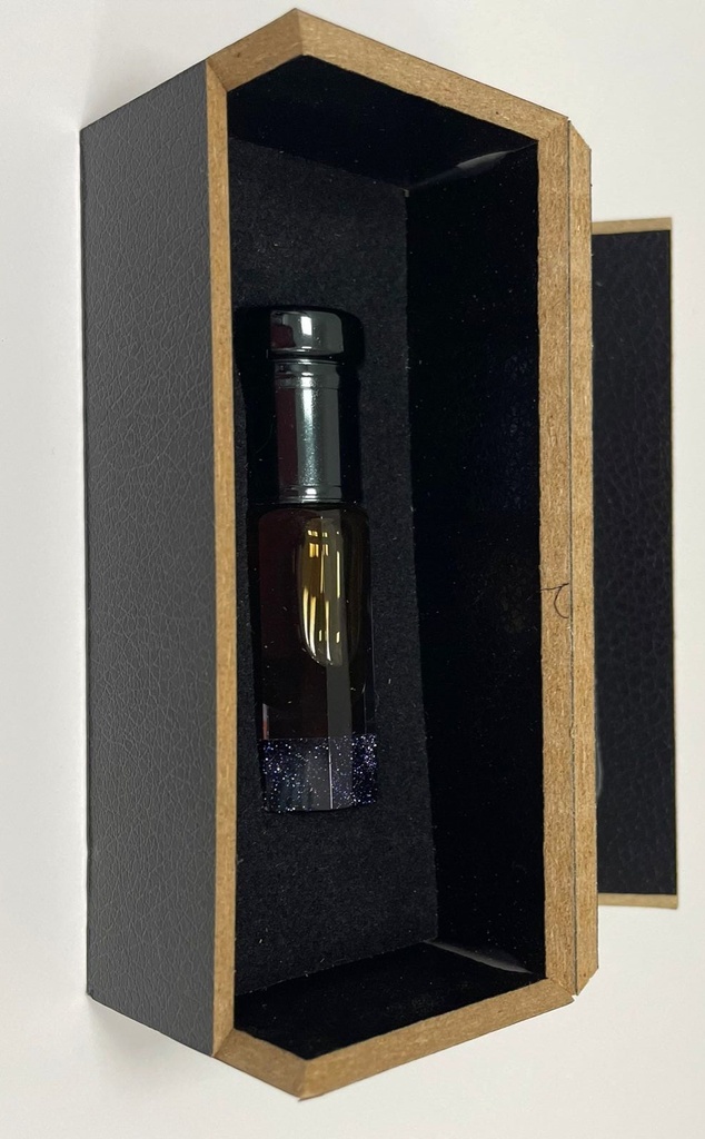 عطر فاخر بزجاجة صغيرة